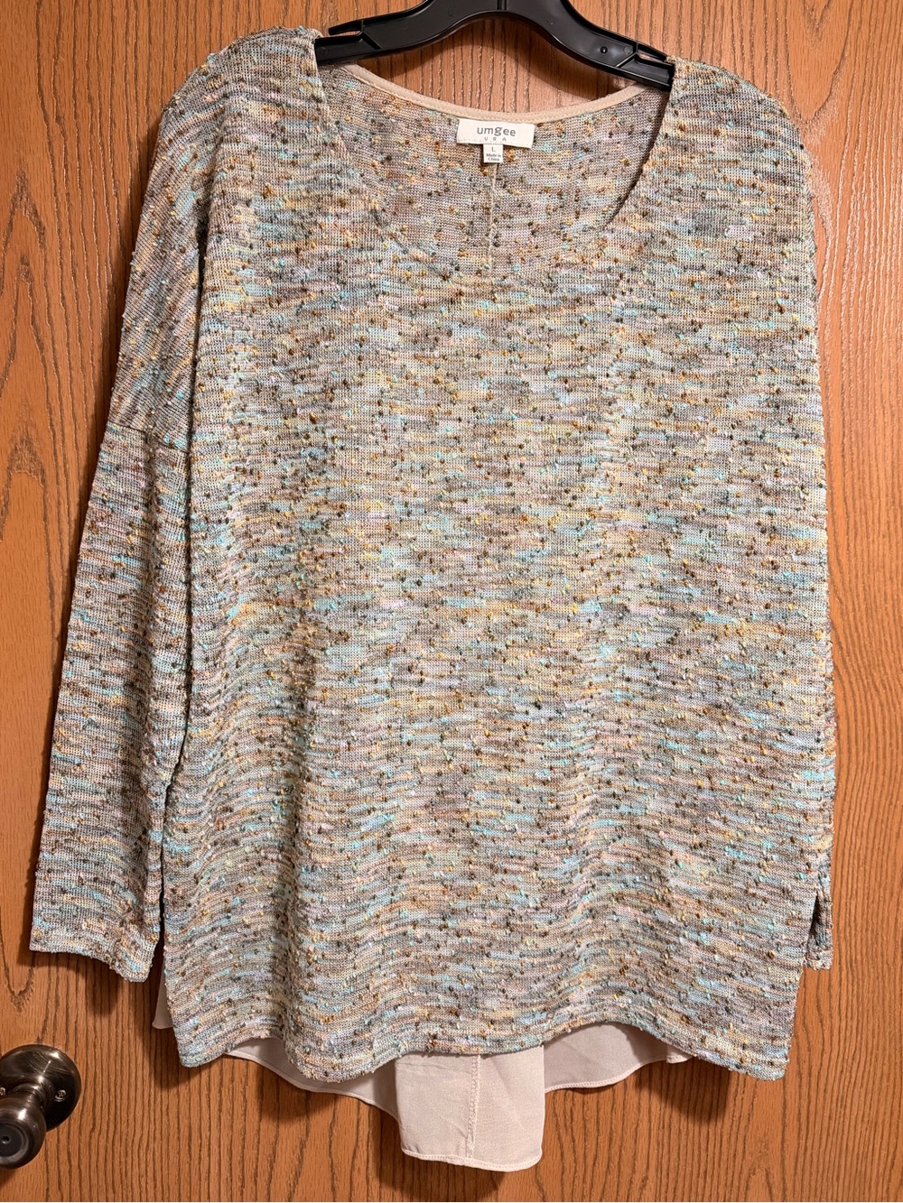 EUC Umgee Multicolor Layered Knit Scoop Neck Sweater - Light Blue, Taupe, Cream